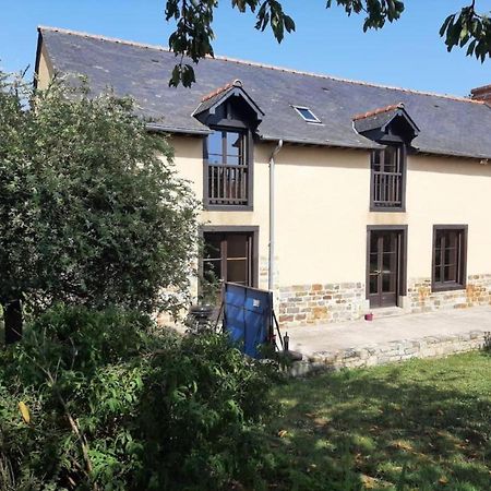 Longere Familiale Villa Melesse Exterior photo